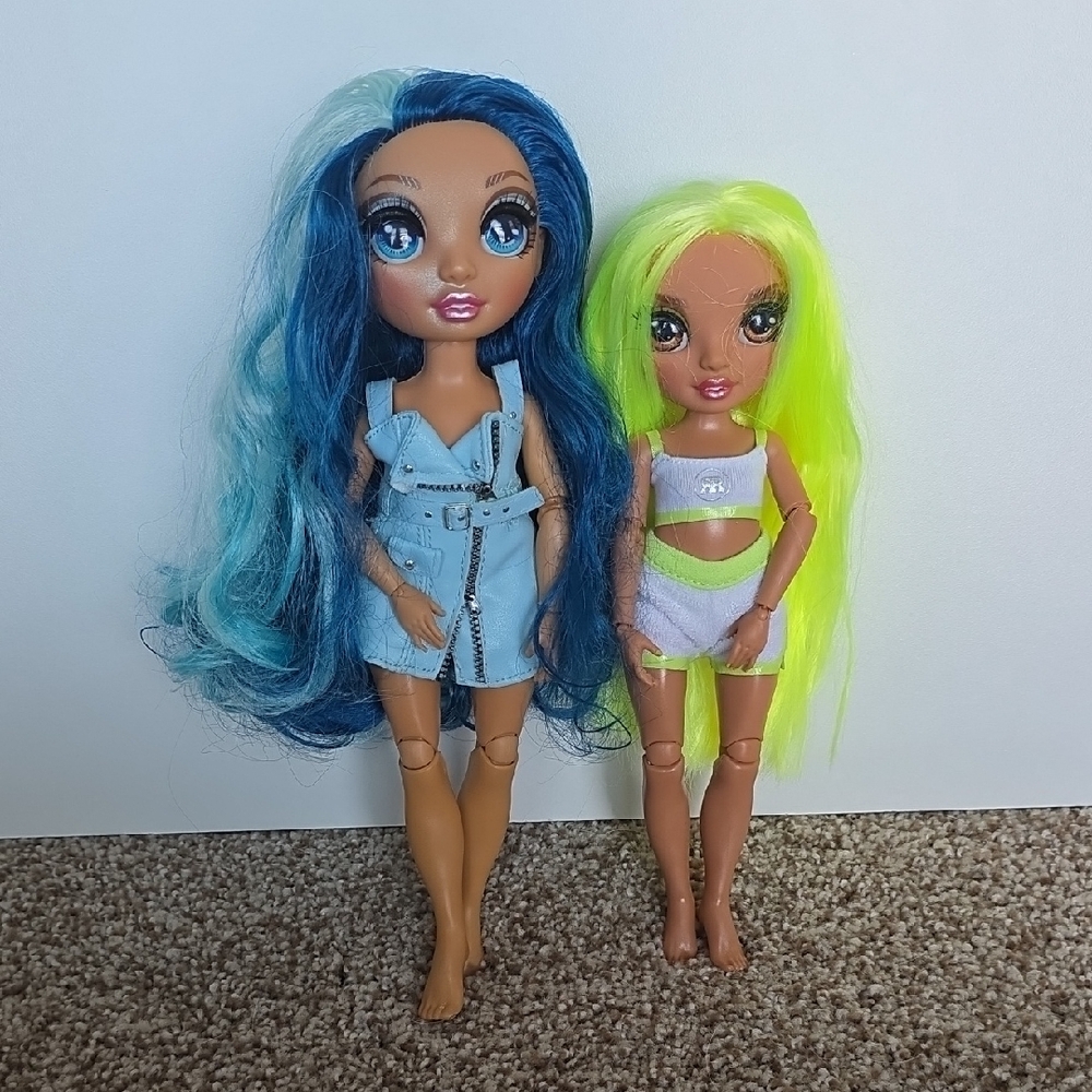 Rainbow High Fashion Doll Set with Blue and Neon Yellow Hair